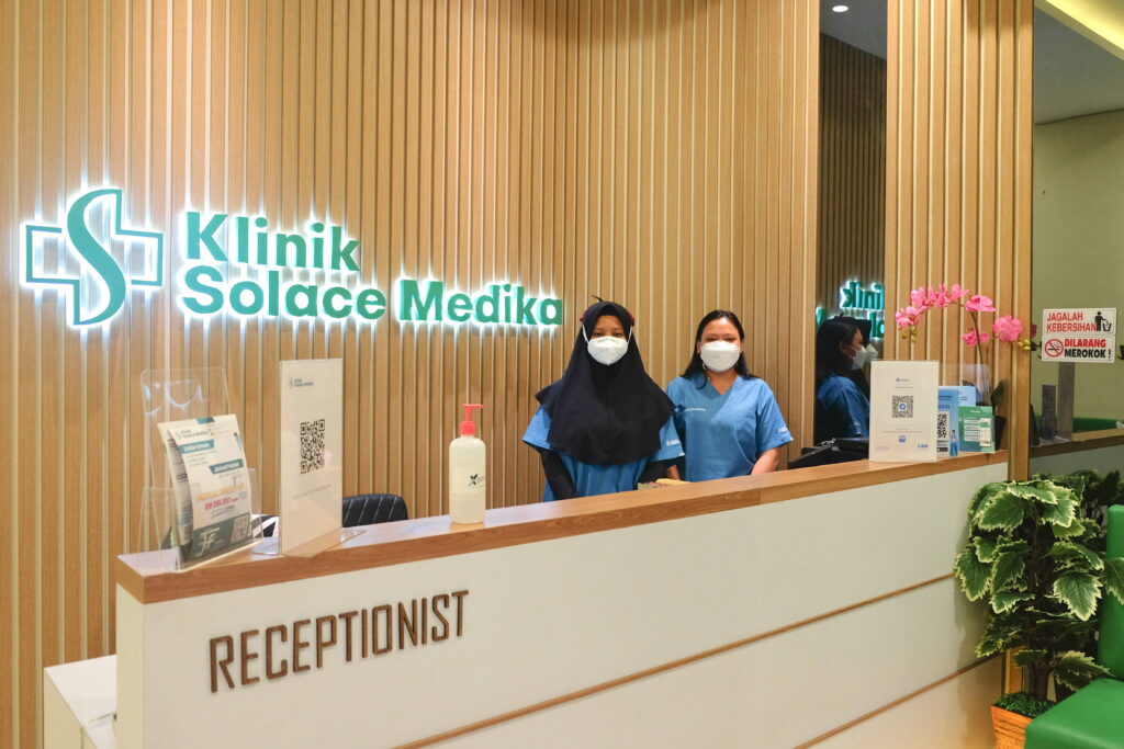 Receptionist